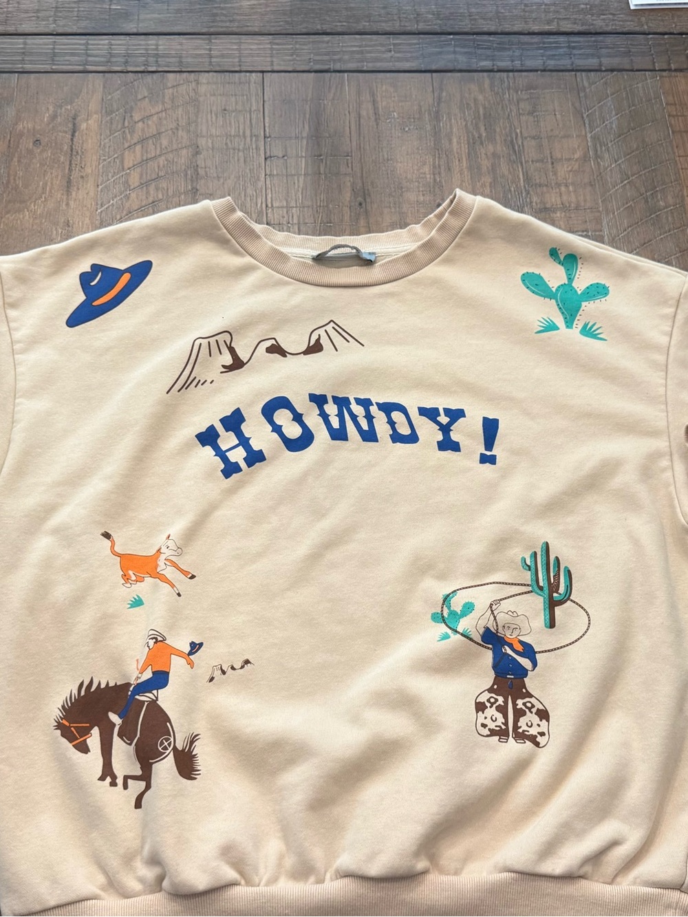Blue B Howdy Western Graphic Sweatshirt Light Beige Size Large - Picture 2 of 7
